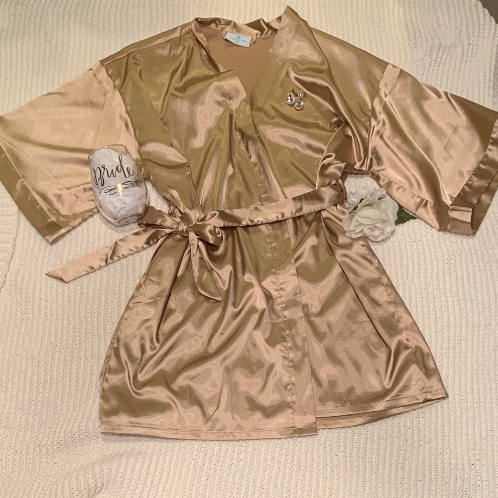 Gold bride/bridesmaid robe